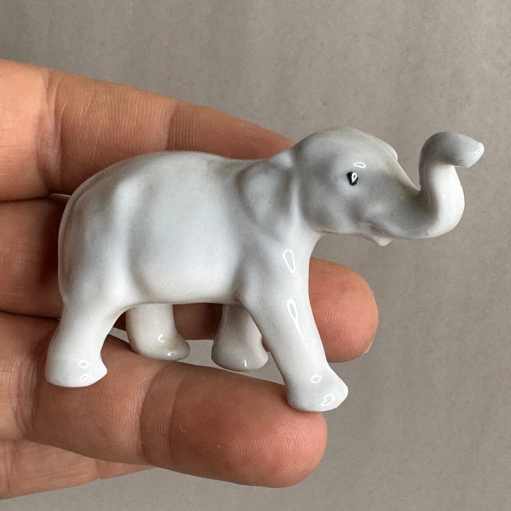 Vintage Ceramic Elephant Figurine Gray White‎ Small Trinket Decor